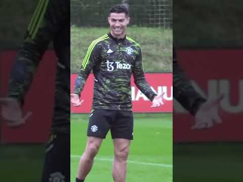 Viva Ronaldo in full effect in Man Utd training! 🤩