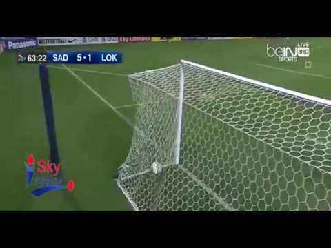 ¡Vaya pedazo de gol de vaselina desde 45 metros! Abdelkarim Hassan GOL Al-Sadd