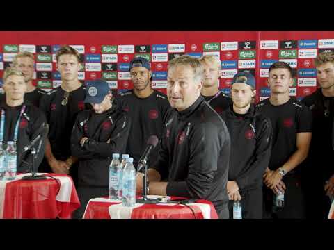 Hele Kasper Hjulmands tale fra lufthavnen - Landsholdet i klapsalver til de danske fans