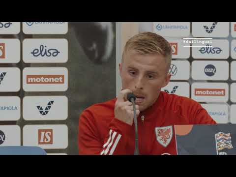 Cymru : Wales' Joe Morrell Magic Trick