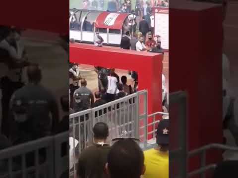 استفزاز جماهير الترجي لحارس مرمى النادي الصفاقسي ايمن دحمان - دحمان يا شقاقة 😂😂