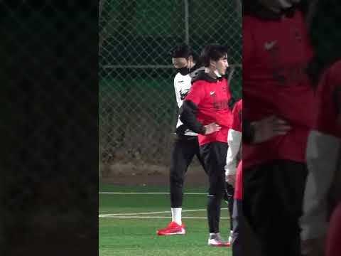 Kim Seung-gyu, người ghi bàn thắng | 필드골 넣는 김승규 선수ㅋㅋㅋ 공격할때도 다이빙 뜀ㅋㅋㅋ