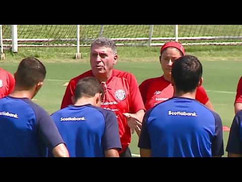 Luis Fernando Suárez tiene dos bajas en su cuerpo técnico