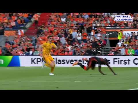 Chris Mepham hat den Gegner hart geschubst, Niederlande-Wales, UEFA Nations League 2022