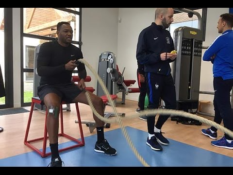 Steve Mandanda en soins à Clairefontaine Steve Mandanda en soins à Clairefontaine