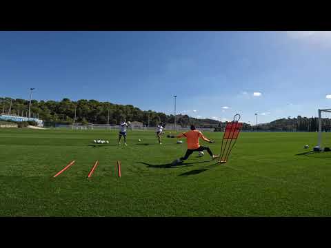 Progresión entrenamiento 1 v 1 (Simón Ngapandouetnbu)