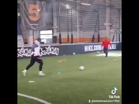 Bassogog christian à Paris