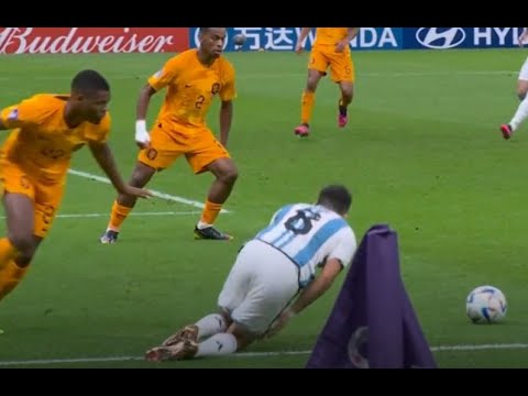 Marcos Acuna clash Penalty foul moment against Denzel Dumfries