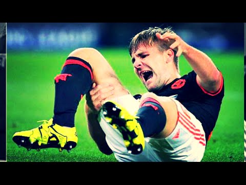 INCREIBLE !! Hector Moreno fractura a Shaw ! PSV vs Manchester United 2-1 Champions League 2015