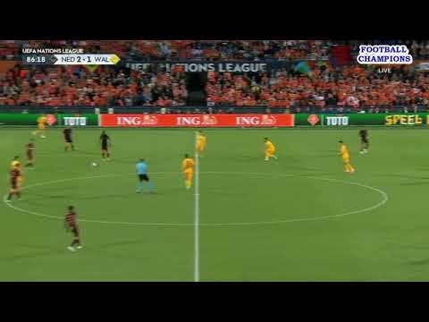 Chris Mepham fummelt, wo der Ball gejagt wird, Niederlande-Wales, UEFA Nations League 2022