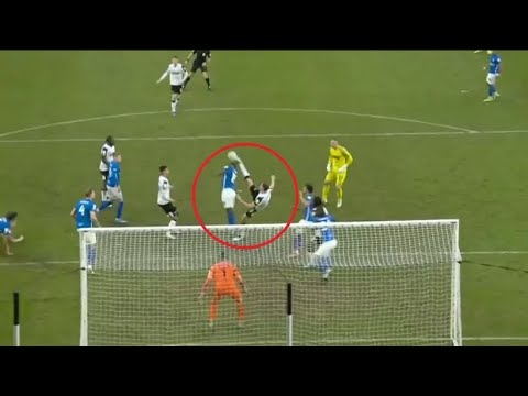 Krystian Bielik - kosmiczny gol ! (2022)