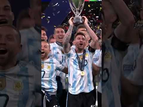 Argentina lift the trophy 🏆