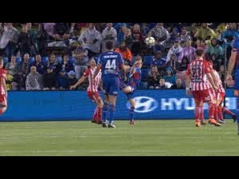 Riley McGree Scores Crazy Scorpion Kick Goal | 27/04/2018