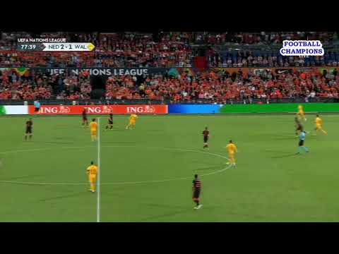 Chris Mepham fleißiger Balltackling, Niederlande-Wales, UEFA Nations League 2022