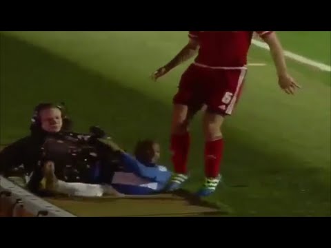 Junior Hoilett Falls into a Camera Pit