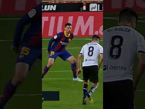 Long distance goal by Carlos Soler