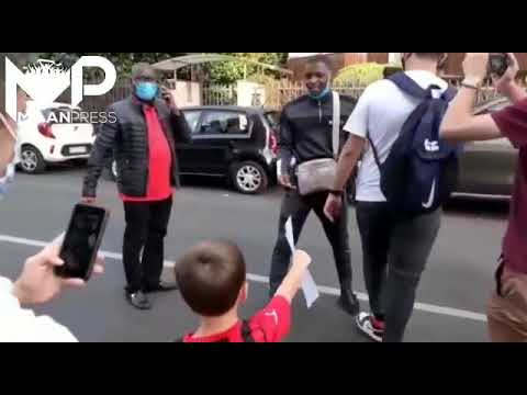 Ballo-Tourè ed un regalo dal piccolo tifoso Edoardo