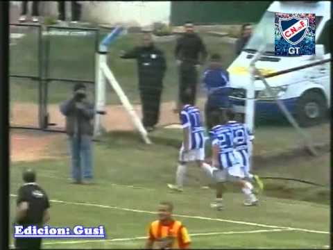 Lucas Cavallini metio 2 goles