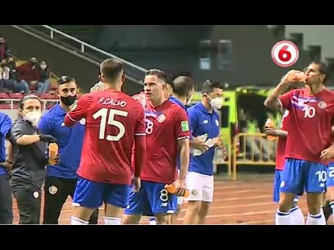 Bryan Oviedo estaría cerca de fichar con Saprissa