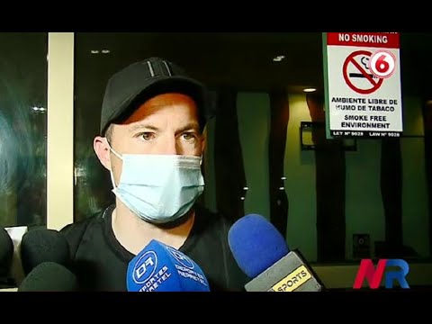 Bryan Oviedo será titula en el repechaje mundialista