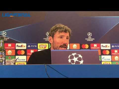 Wolfsburg-Coach Mark van Bommel und Renato Steffen nach 1:3-Niederlage gegen Salzburg