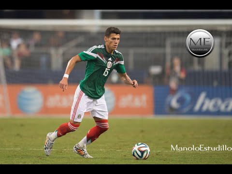 Héctor Moreno ●