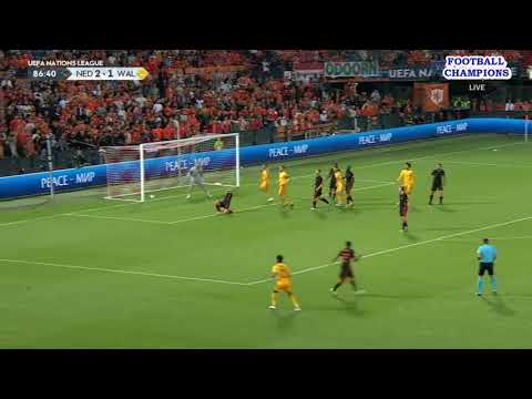 Sorba Thomas täuscht Balltrick zum Gegner, Niederlande-Wales, UEFA Nations League 2022
