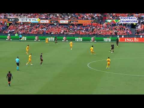 Harry Wilson rennt auf den Ball zu, um getroffen zu werden, Niederlande-Wales, UEFA Nations League22