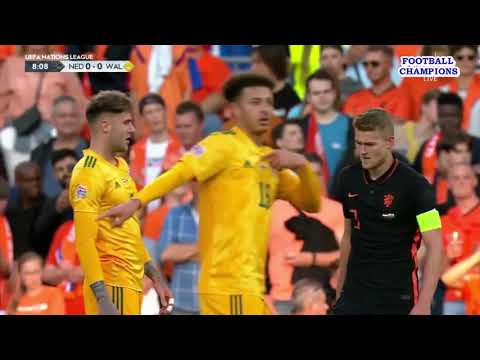 Ethan Ampadu erwartet den Eckball, Niederlande-Wales, UEFA Nations League 2022