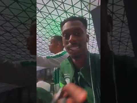 فيديو طريف لنجم المنتخب السعودي محمد كنو في سباق جائزة السعودية الكبرى للفورمولا1: "والله الحقهم"