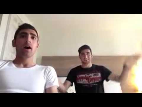 Alireza Jahanbakhsh leert het clublied