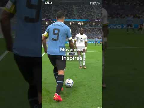 Inaki Williams wasn't expecting that from Luis Suarez! 🥜 @KiaWorldwideOfficial