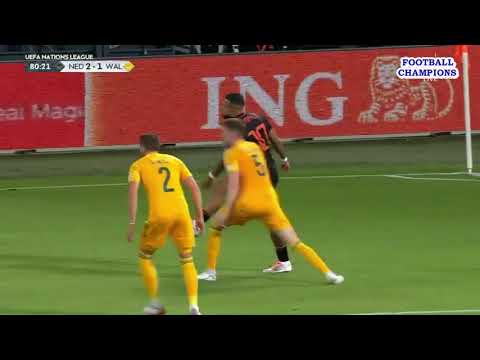 Chris Mepham-Depay kämpft miteinander um den Ball, Niederlande-Wales, UEFA Nations League 2022