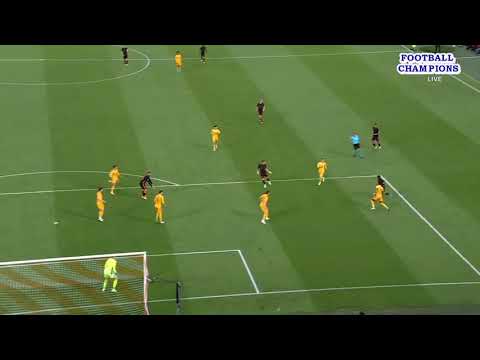 Ethan Ampadu fiel in der Nähe des Torpfostens hin, Niederlande-Wales, UEFA Nations League 2022