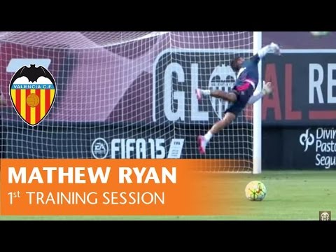 Great saves and high intensity in Mathew Ryan's first training session with Valencia CF