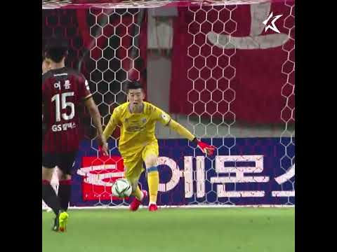 잘 보면 공 끝까지 보고 있음 ㄷㄷㄷ