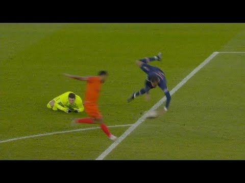 Jonas Omlin Straight RED CARD Vs PSG ♦️