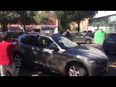 Uros Racic llega para firmar con sus agentes