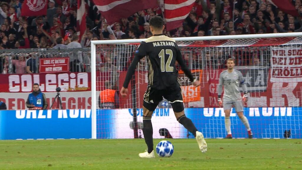 20 Year Old Noussair Mazraoui Vs FC Bayern 02/10/18