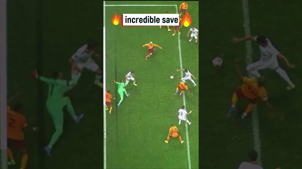 Fernando Muslera crazy save