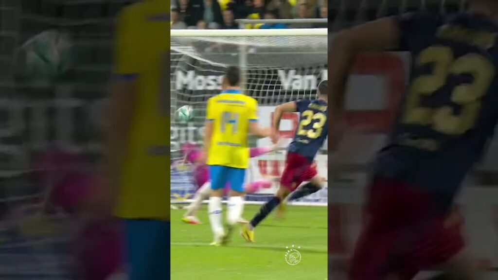 Shining in midfield: Steven Berghuis ✨ #Shorts