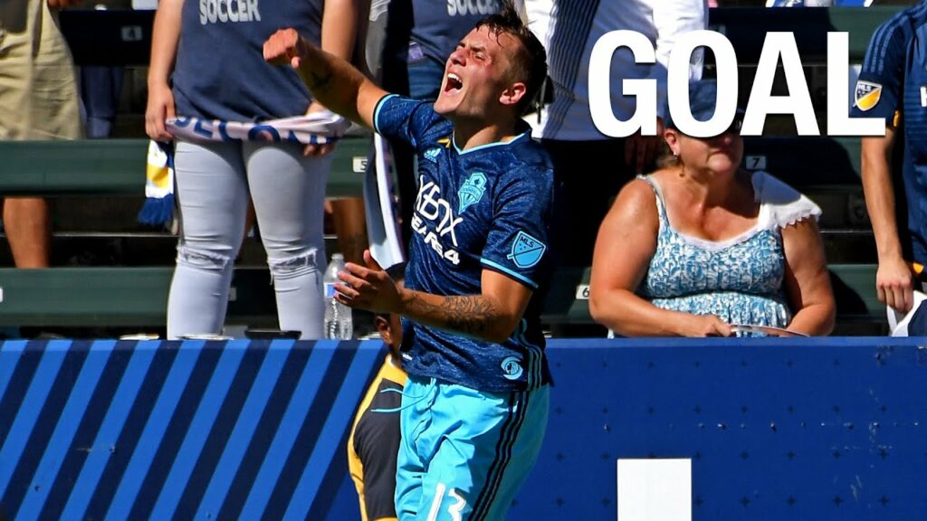 GOAL: Jordan Morris torches Daniel Steres to score on a breakaway