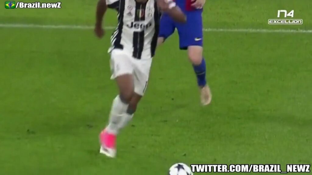 Alex  Sandro Vs Messi - Juventus 3 - 0 Barcelona 1142017