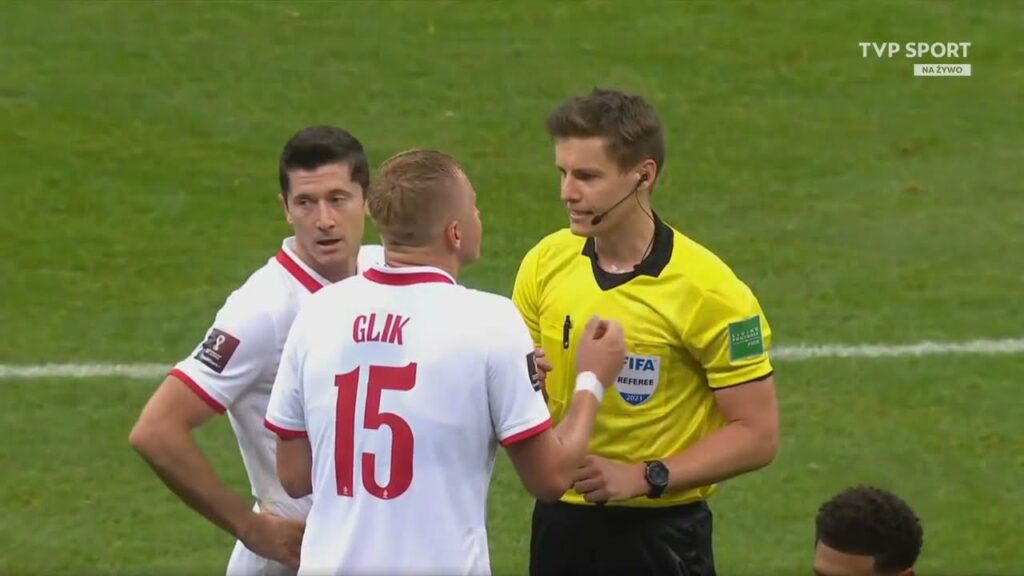 Kamil Glik vs Harry Maguire