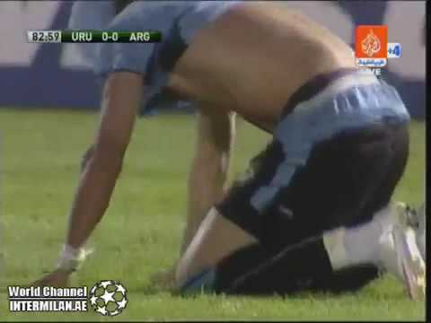 martin caceres俾人紅牌