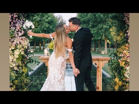 Nicolás Tagliafico and Carolina Calvagni celebrate their special and World Cup-themed wedding