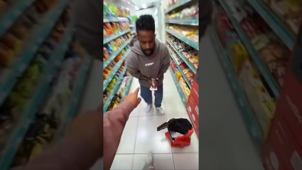 نواف العابد مع صديقه 😂💙#الهلال