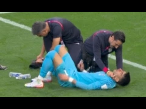 Alireza Beiranvand injury moment he left the match England vs Iran FIFA World Cup 2022