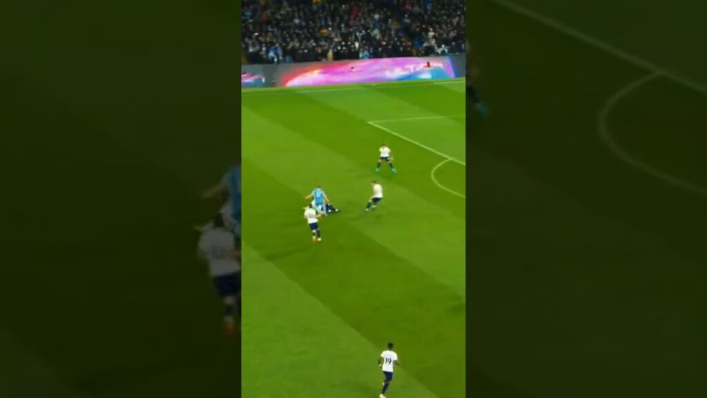Bentancur smooth tackle to De Bruyne #shorts Bentancur smooth tackle to De Bruyne #shorts