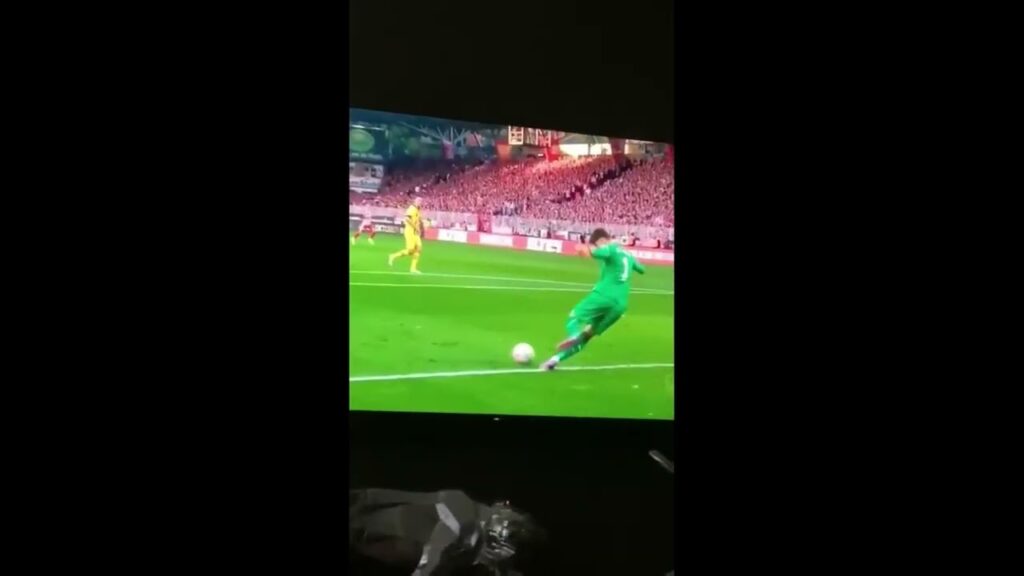 Fehler des Torhüters Gregor Kobel